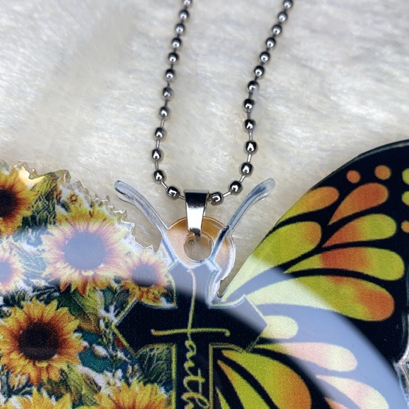 Butterfly religious rear view mirror car ornament - Picture 3 of 5